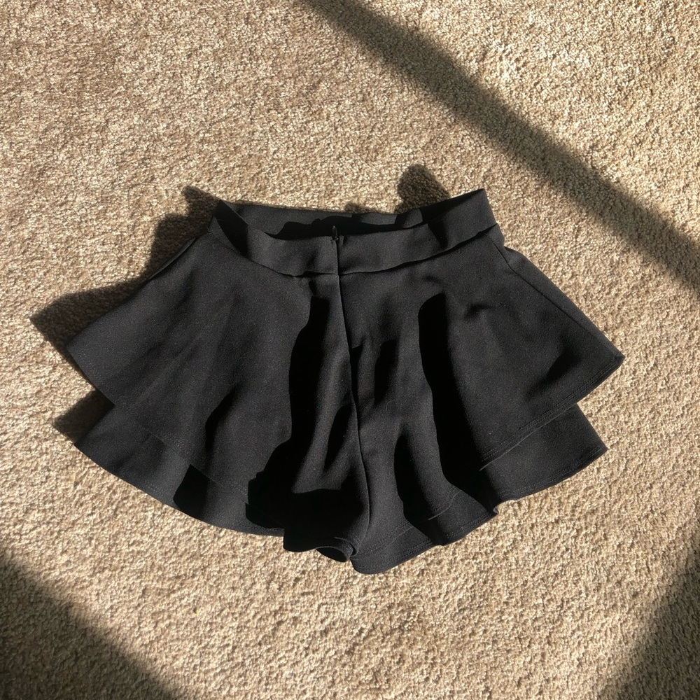 FLIP // Flowy Ruffled Shorts - Picture 5 of 5